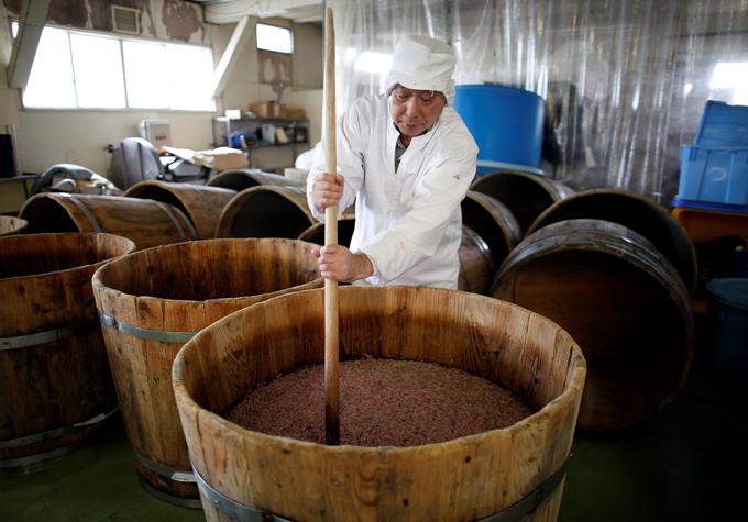 Iz fermentiranih lignjev je pripravljena tudi tradicionalna japonska jed šiokara. | Foto: Reuters