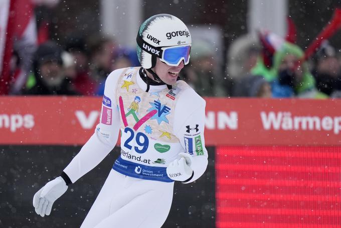 Timi Zajc je s poletom, dolgim 243 metrov, poskrbel za daljavo dneva. | Foto: Guliverimage/Vladimir Fedorenko