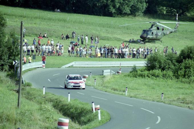 Gorska dirka v Ilirski Bistrici nekoč. V prvem desetletju so bili njeni redni gosti tudi vozniki relija, nato pa so se dirkalniki za gorske dirke še veliko bolj specializirali.
 | Foto: Gregor Pavšič