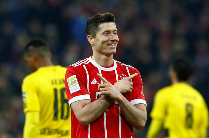 Robert Lewandowski še naprej zadeva kot za stavo. Borussii Dortmund je v soboto nasul tri gole. | Foto: Reuters