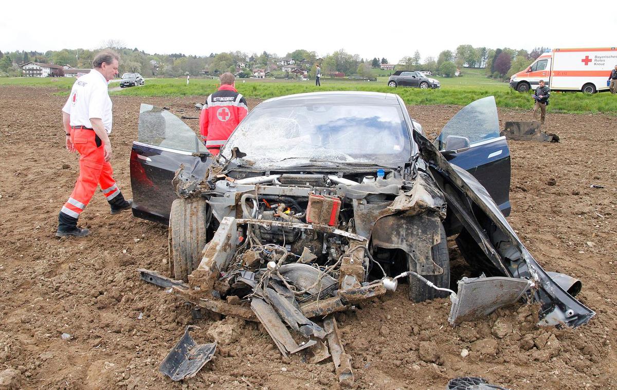 Tesla S - nesreča v Nemčiji | Foto Merkur.de