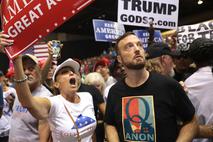 Donald Trump, Qanon, Maga