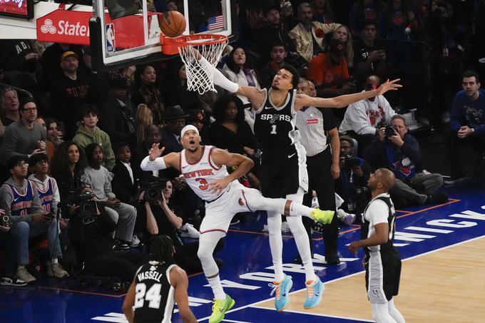 Victor Wembanyama je NY Knicks nasul 42 točk, a je njegov San Antonio izgubil s 114:117. | Foto: Guliverimage