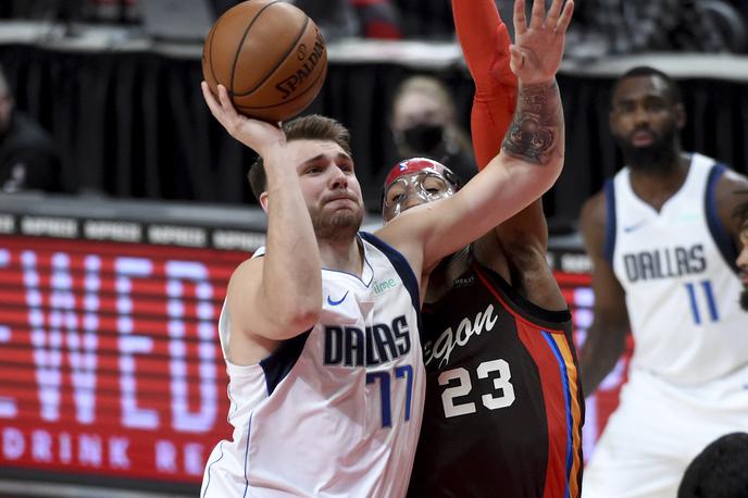 Luka Dončić | Luka Dončić je bil protagonist visoke zmage Dallasa v Portlandu. | Foto Guliver Image