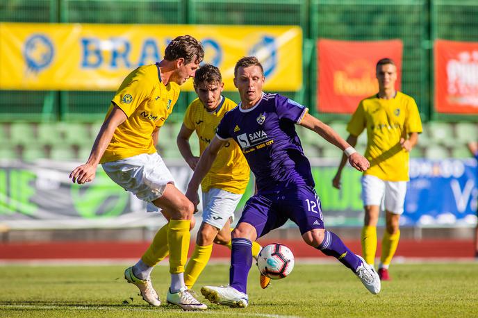 NK Bravo NK Maribor | Vodilni Bravo, ki je v osmini finala pokala Slovenije namučil Maribor, je zmagal tudi na ljubljanskem derbiju. | Foto Urban Meglič/Sportida