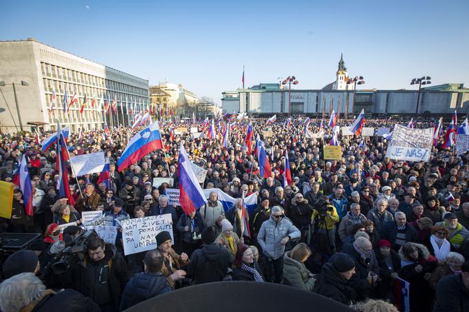 Protest upokojencev, ki ga pripravlja ljudska iniciativa Glas upokojencev Slovenije; Trg republike. | Foto: Bojan Puhek