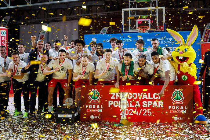 Pokal Spar, finale: Cedevita Olimpija - Krka | Cedevita Olimpija je bila v finalu Pokala Spar boljša od novomeške Krke in še štirindvajsetič dvignila lovoriko. | Foto Aleš Fevžer