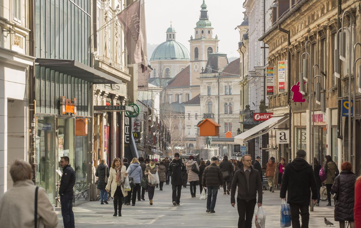 Mesto Ljubljana. | Parkirana in ugasnjena letala Adrie Airways se poznajo tudi slovenskemu turizmu. | Foto Siol.net