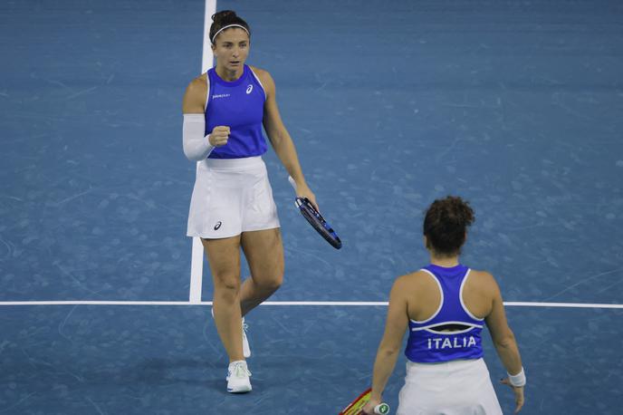 Jasmine Paolini in Sara Errani | Italijanke ostajajo v boju za peti naslov. | Foto Reuters