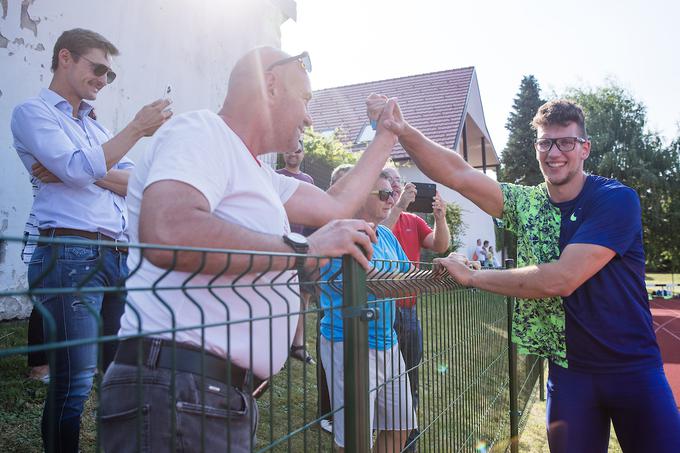 Podpora domačih in prijateljev je po uspehih, ki jih niza, vse večja. | Foto: Grega Valančič/Sportida