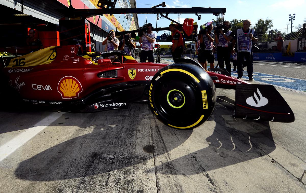 Monza Charles Leclerc Ferrari | Charles Leclerc je odpeljal najboljši čas sobotnih kvalifikacij. | Foto Reuters