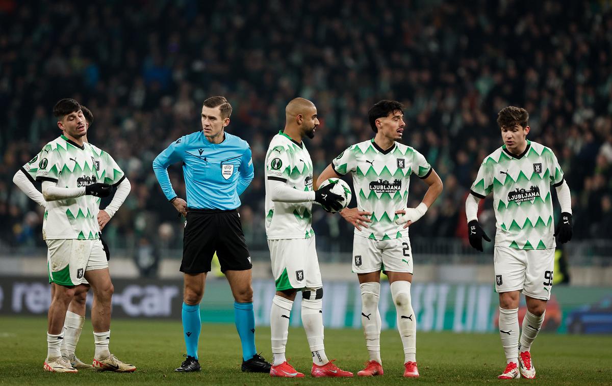 Olimpija Borac | Olimpija zaradi zdravstvenih težav v moštvu ni odigrala tekme proti Domžalam. | Foto Luka Kotnik