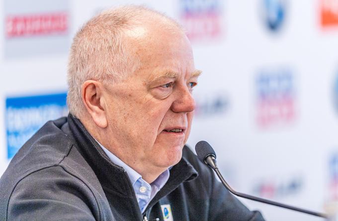 "Žal mi je le, da zaradi aktualnih razmer ne bo navijačev, ki ustvarijo izjemno vzdušje, a prepričan sem, da bodo navijali od doma," je med drugim poudaril predsednik IBU Olle Dahlin | Foto: Sportida