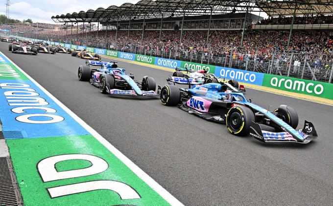 Ocon je po 13 dirkah letošnje sezone na osmem mestu, Alonso pa na 10. | Foto: Reuters