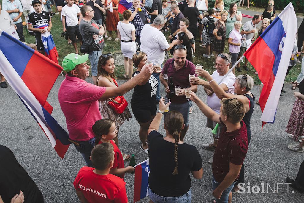 Sprejem za Kristjana Čeha, Podvinci