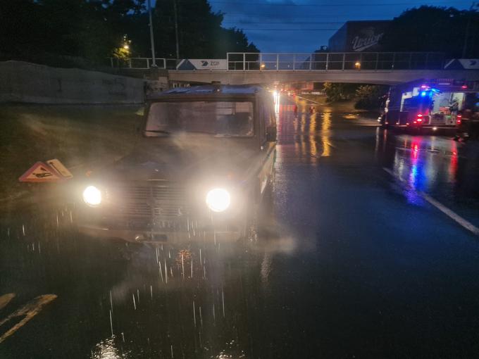 Zalilo je podvoz na Celovški cesti. | Foto: bralec Matjaž Maček