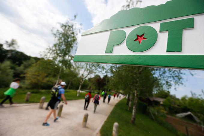 Tek trojk pohod Pot ob žici | Foto: STA ,