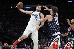 Luka Dončić na teksaškem derbiju igralec tekme #video