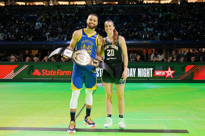 V metanju trojk sta se pomerila Stephen Curry in Sabrina Ionescu. | Foto: Reuters