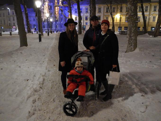 Špela je med enim od svojih obiskov Slovenije v Ljubljani po dolgih letih srečala Tino Maze, s katero sta v mladosti skupaj smučali. | Foto: Osebni arhiv