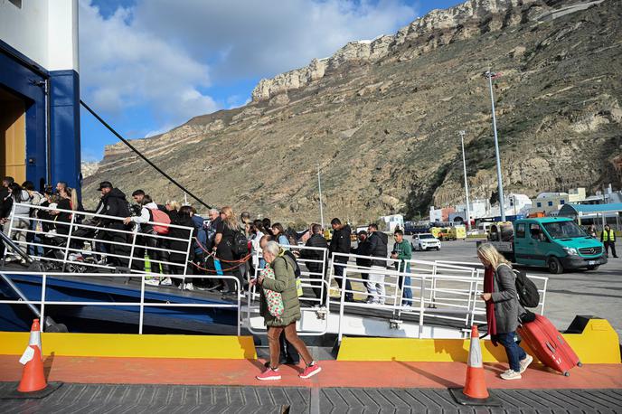 Santorini | Grška vlada se je v nedeljo zvečer sešla na kriznem sestanku.  | Foto Reuters