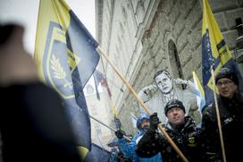 protest policistov pred vlado