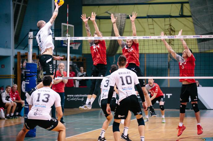 Calcit Volley | Kamničani so doživeli šok pred domačimi navijači. | Foto Klemen Brumec