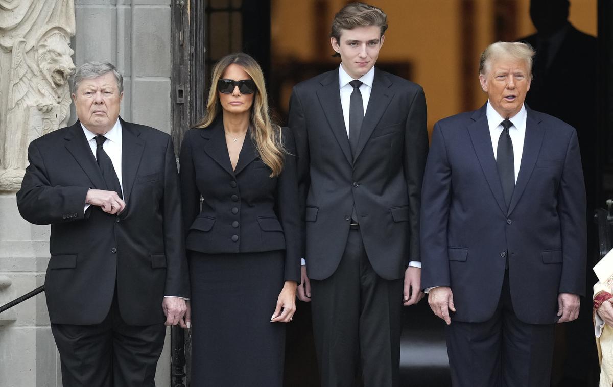 Družina Trump | Viktor Knavs s hčerko Melanio, vnukom Barronom in zetom Donaldom Trumpom. | Foto Guliverimage