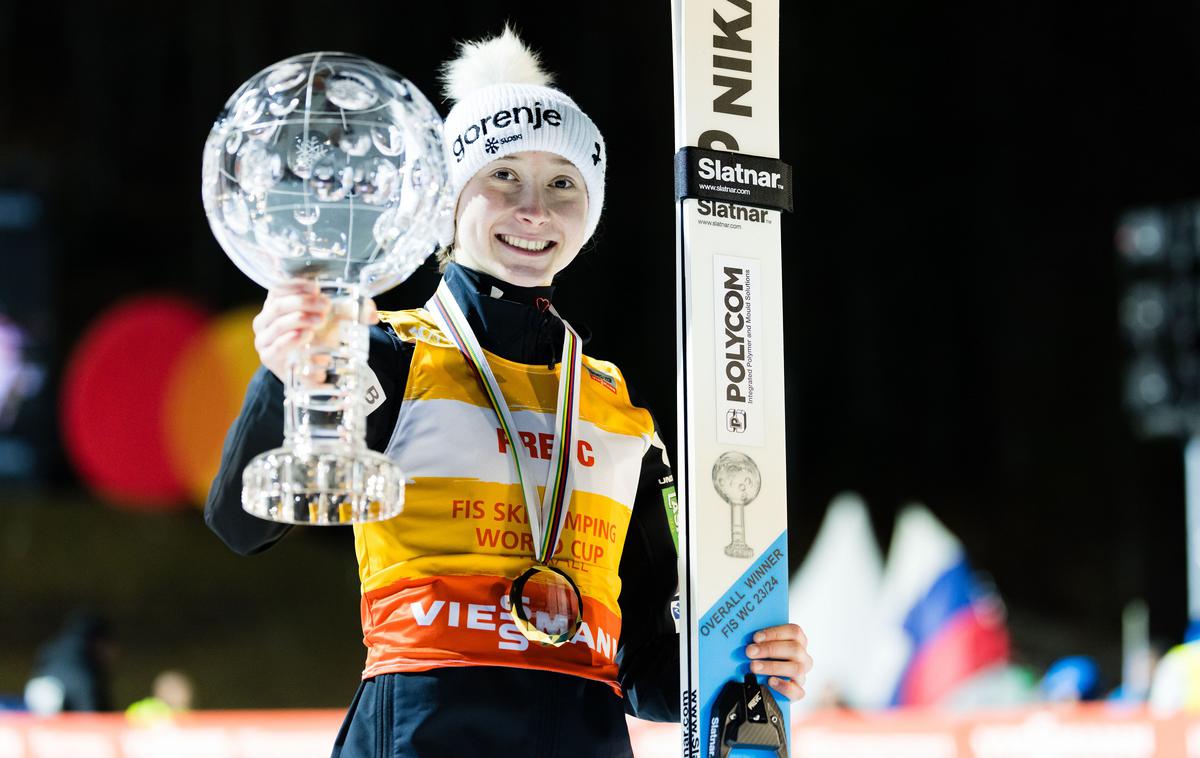 Nika Prevc Planica globus | Nika Prevc bo obrambo globusa začela konec tedna v Lillehammerju. | Foto www.alesfevzer.com