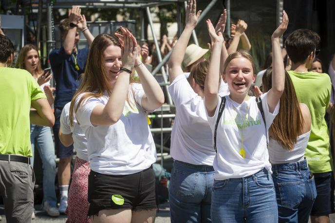 Maturantska parada 2022 | Ustni izpiti bodo na vseh šolah v skladu z maturitetnim koledarjem od 13. do 22. junija. V tem roku bodo potekali tudi izpiti iz četrtega predmeta poklicne mature. | Foto Bojan Puhek