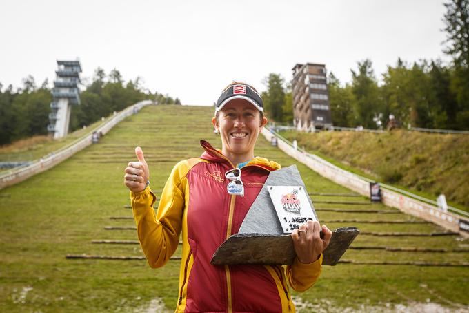 Nasmejana Valentina Belotti se je veselila zmage in rekordnega časa v ženski konkurenci. | Foto: Grega Valančič/Sportida