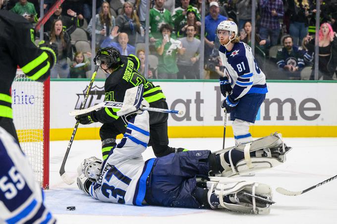 Jason Robertson je v podaljšku takole zadel za zmago Dallasa. | Foto: Guliverimage/Vladimir Fedorenko