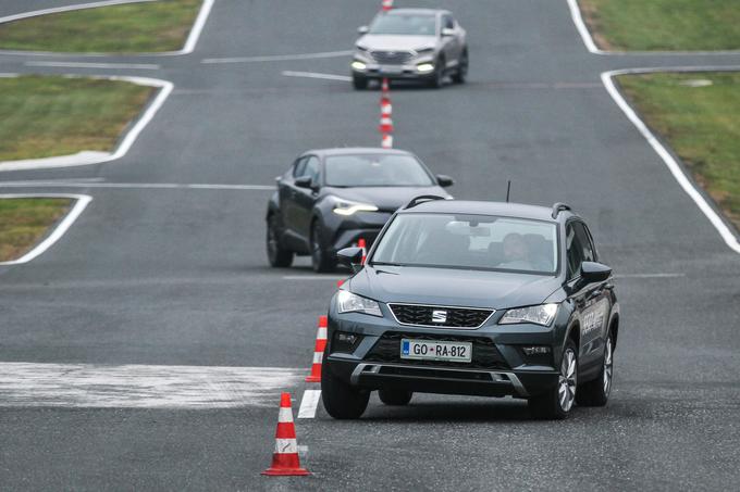 V slalomu med stožci sta nas najbolj prepričala seat ateca in peugeot 3008. | Foto: PRIMA