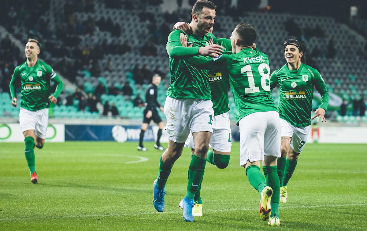 Olimpija Mura | Veselje nogometašev Olimpije po avtogolu Nardina Mulahusejnovića za vodstvo zmajev z 1:0. | Foto Grega Valančič/Sportida