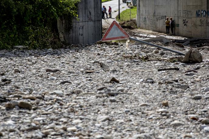 Poplave | Sodelujoče so v začetku ankete prosili, da z nekaj besedami ali stavki opišejo svoje misli, občutja ali dognanja v zvezi z zadnjo naravno nesrečo. Najbolj pogosto so jo doživeli kot katastrofo, sledijo pa opisi, kot so groza in grozljivo ter žalost in žalostno. | Foto Ana Kovač