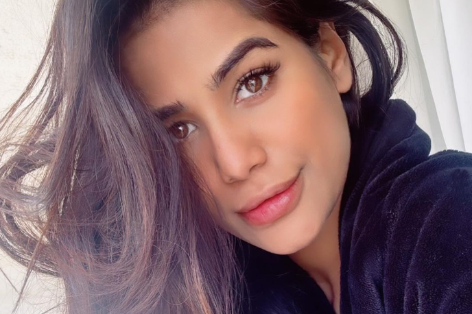 Poonam Pandey | Poonam Pandey je sprva zaslovela z objavljanjem razgaljenih fotografij na družbenih omrežjih, nato pa je zaigrala tudi v bollywoodskih filmih in se pojavila na televiziji. | Foto Instagram / Poonam Pandey