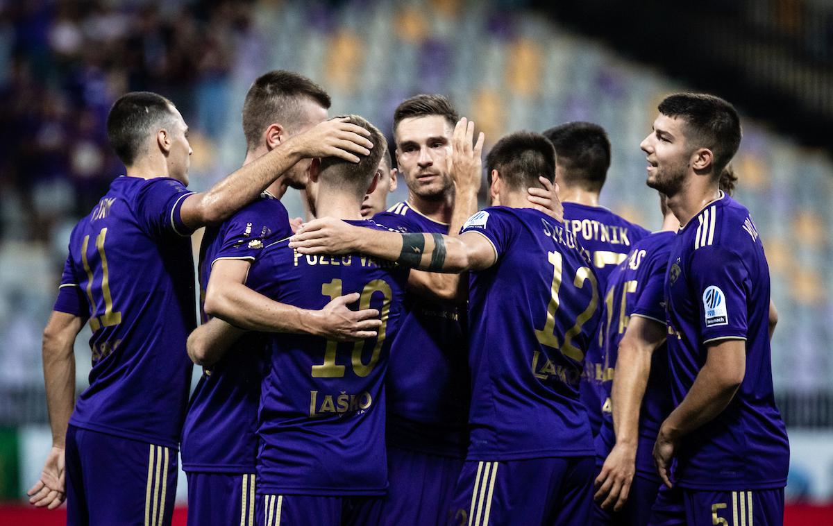 Maribor : Domžale 1. snl | Maribor ostaja stoodstoten v ligi. | Foto Blaž Weindorfer/Sportida