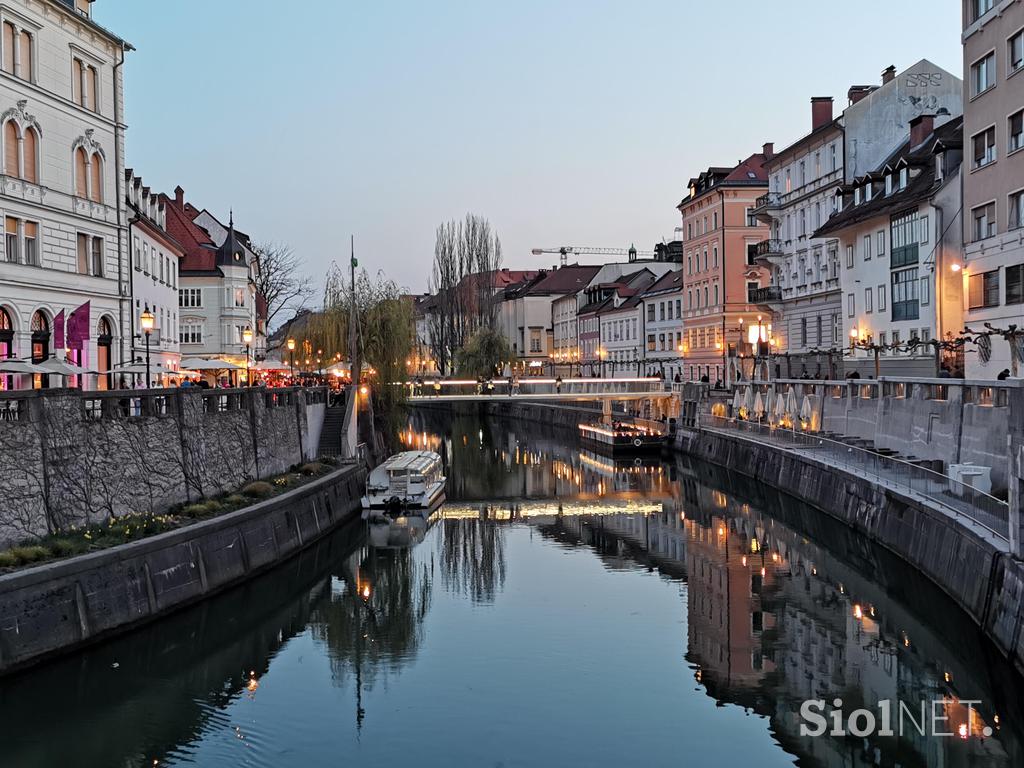 posneto s Huawei P30 Pro, Ljubljana, nočne, modra ura