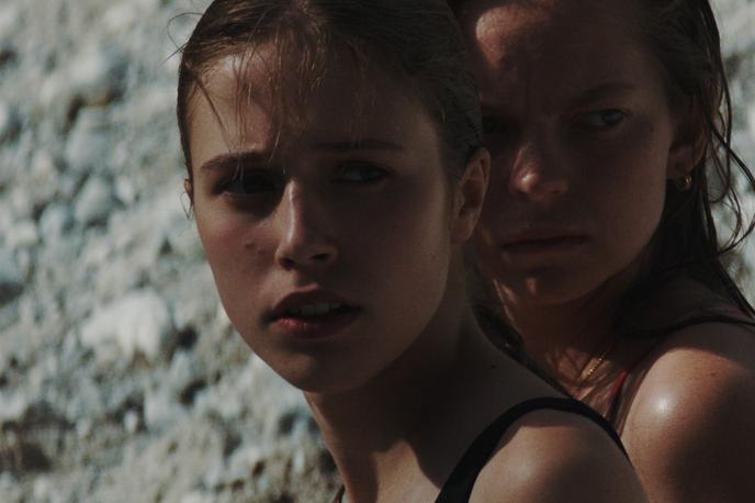 Little Trouble Girls | Jara Sofija Ostan in Mina Švajger v prvem celovečernem filmu režiserke Urške Djukić | Foto arhiv SPOK Films