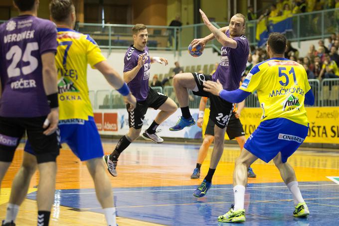 Gašper Hrastnik (v sredini) se seli v Romunijo. | Foto: Urban Urbanc/Sportida