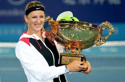 Azarenka v finalu Pekinga pometla s Šarapovo