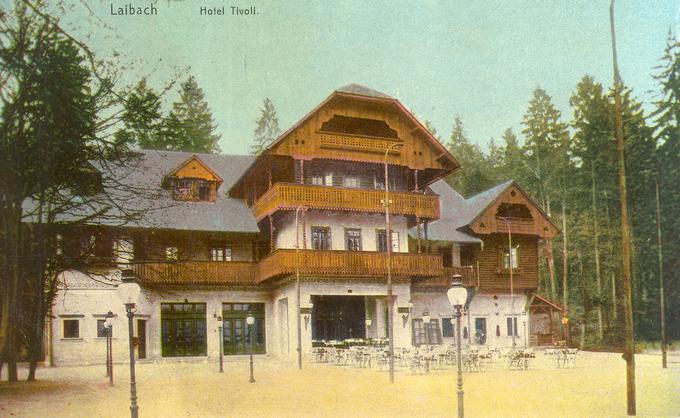 V hotel Tivoli so radi zahajali tudi umetniki, predvsem literati. Nekaj časa je po svojem prihodu z Dunaja leta 1909 v njem živel tudi pisatelj Ivan Cankar, tu pa pisal svoje delo Bela Krizantema. Leta 1910 se je nato preselil na Rožnik, to pa je tudi čas, ko je to delo izšlo. | Foto: Dokumentacija ZVKDS, OE Ljubljana