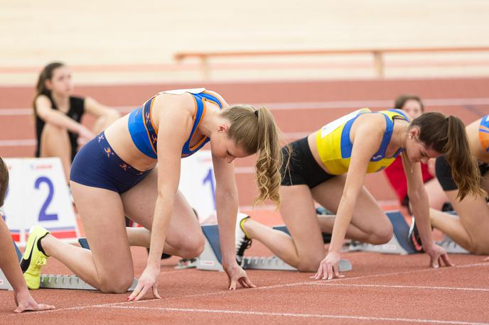 Atletsko dvoransko DP Novo mesto | Agata Zupin in Maja Mihalinec (na sliki) sta bili favoritinji za državni naslov v teku na 60 metrov, a sta bili obe diskvalificirani. | Foto Peter Kastelic/AZS