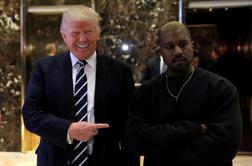 Kanye Trumpu izročil knjigo z golimi akti