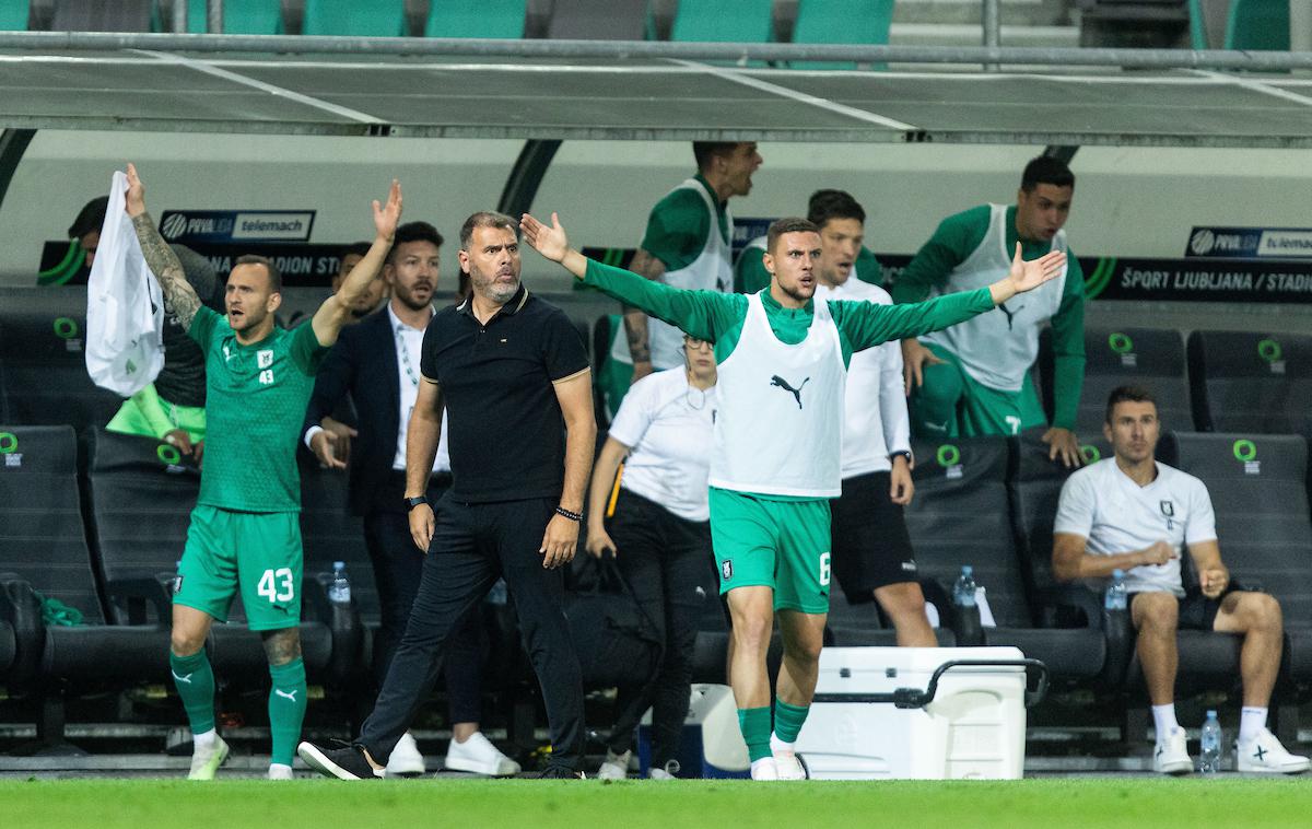 Olimpija Galatasaray | Ko je glavni sodnik Andreas Ekberg razveljavil zadetek Olimpije sredi prvega polčasa, na klopi zmajev ni manjkalo začudenja. | Foto Vid Ponikvar