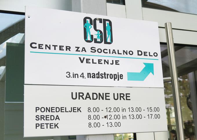 CSD Velenje se je na sodbo upravnega sodišča v Mariboru pritožil, ker je menil, da z odvzemom otrok očetu in namestitvijo v rejniško družino "z ničimer ni bilo poseženo v pravico do družinskega življenja babice". | Foto: STA ,