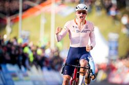 Spopad velikanov: Van der Poel v ciljnem sprintu ugnal Van Aerta