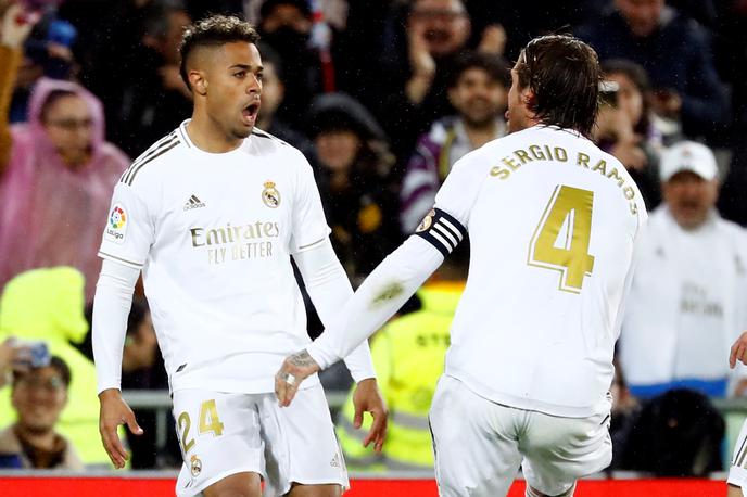 Mariano Diaz | Mariano Diaz (levo) se je okužil z novim koronavirusom. | Foto Reuters