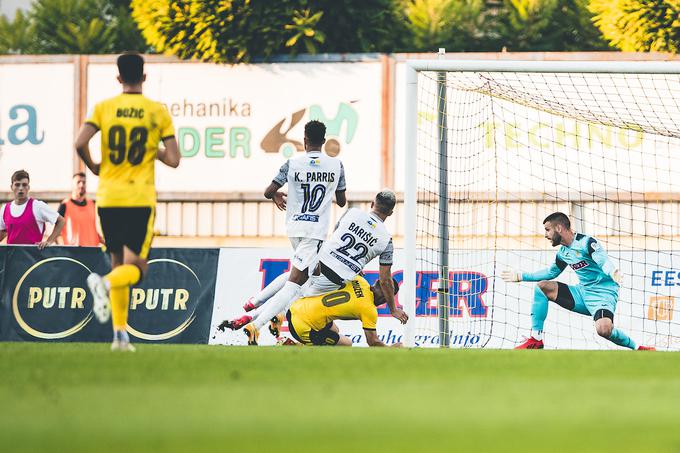 Koper je štirikrat zatresel mrežo Radomelj. | Foto: Grega Valančič/Sportida