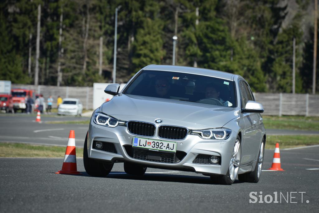 PRIMA prestižna limuzina srednjega razreda: Audi A4, Alfa romeo giulia, BMW 3, Jaguar XE, Lexus IS300h, Mercedes-Benz C